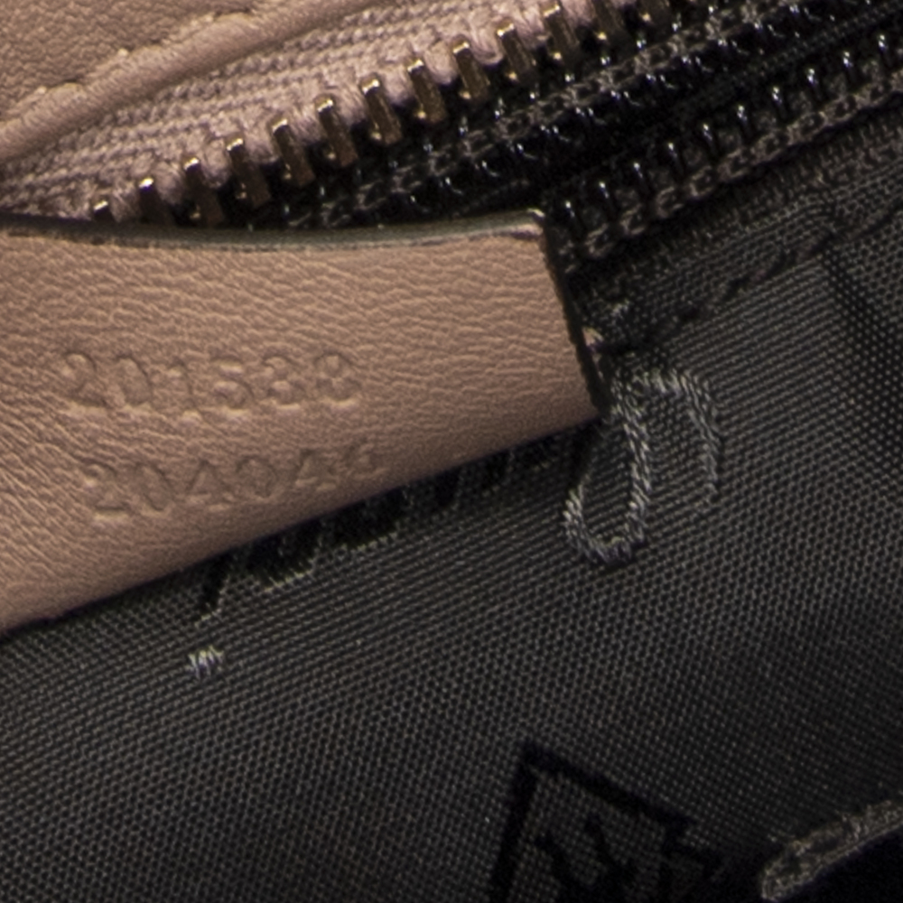 Gucci Small Flat Messenger - Picture 10 of 10